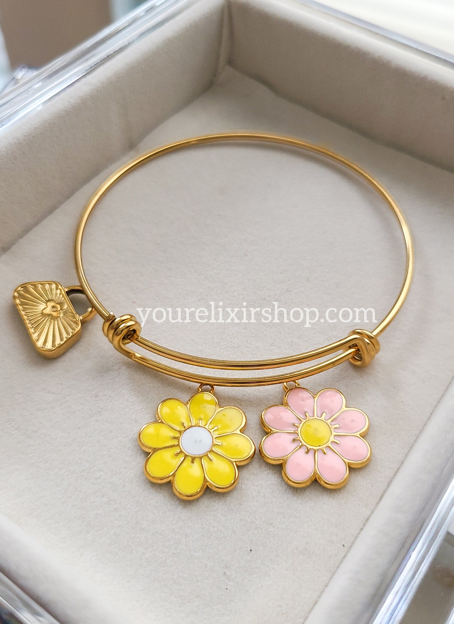 Charm margarita dorada 🌼