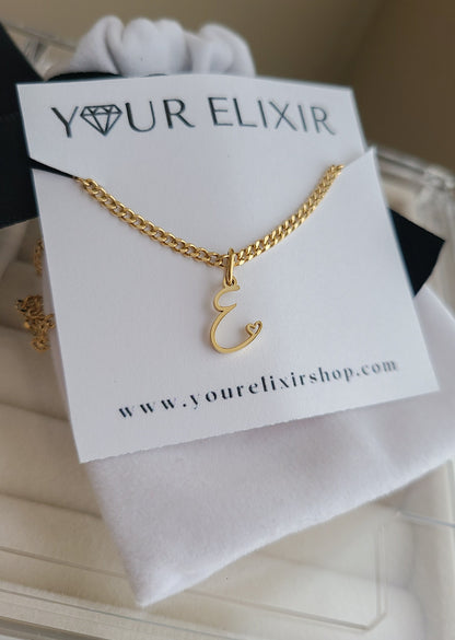 Colgante personalizado con inicial de oro