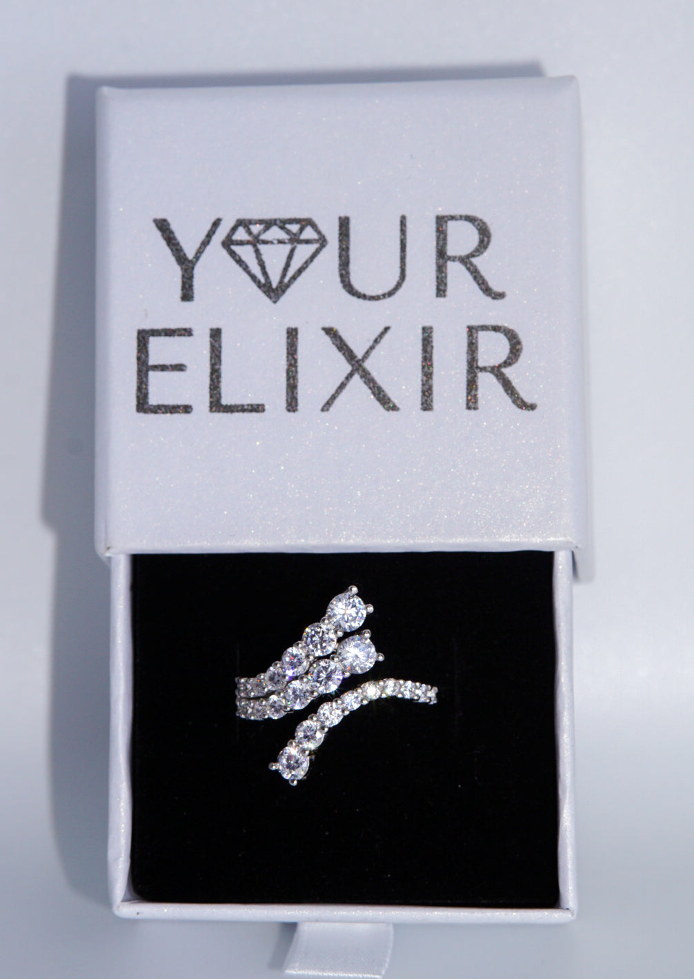 Anillo lujoso de plata de ley