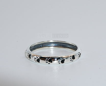 Anillo de plata de ley con patas negras