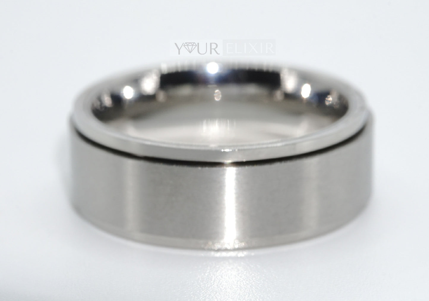 Anillo de acero inoxidable y plata para hombre.