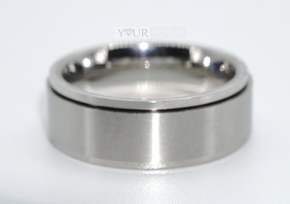 Anillo de acero inoxidable y plata para hombre.
