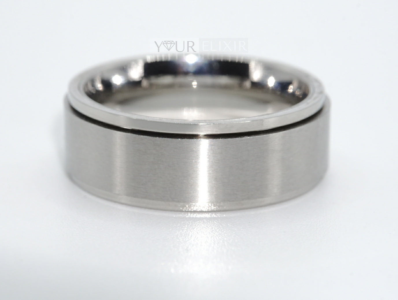 Anillo de acero inoxidable y plata para hombre.