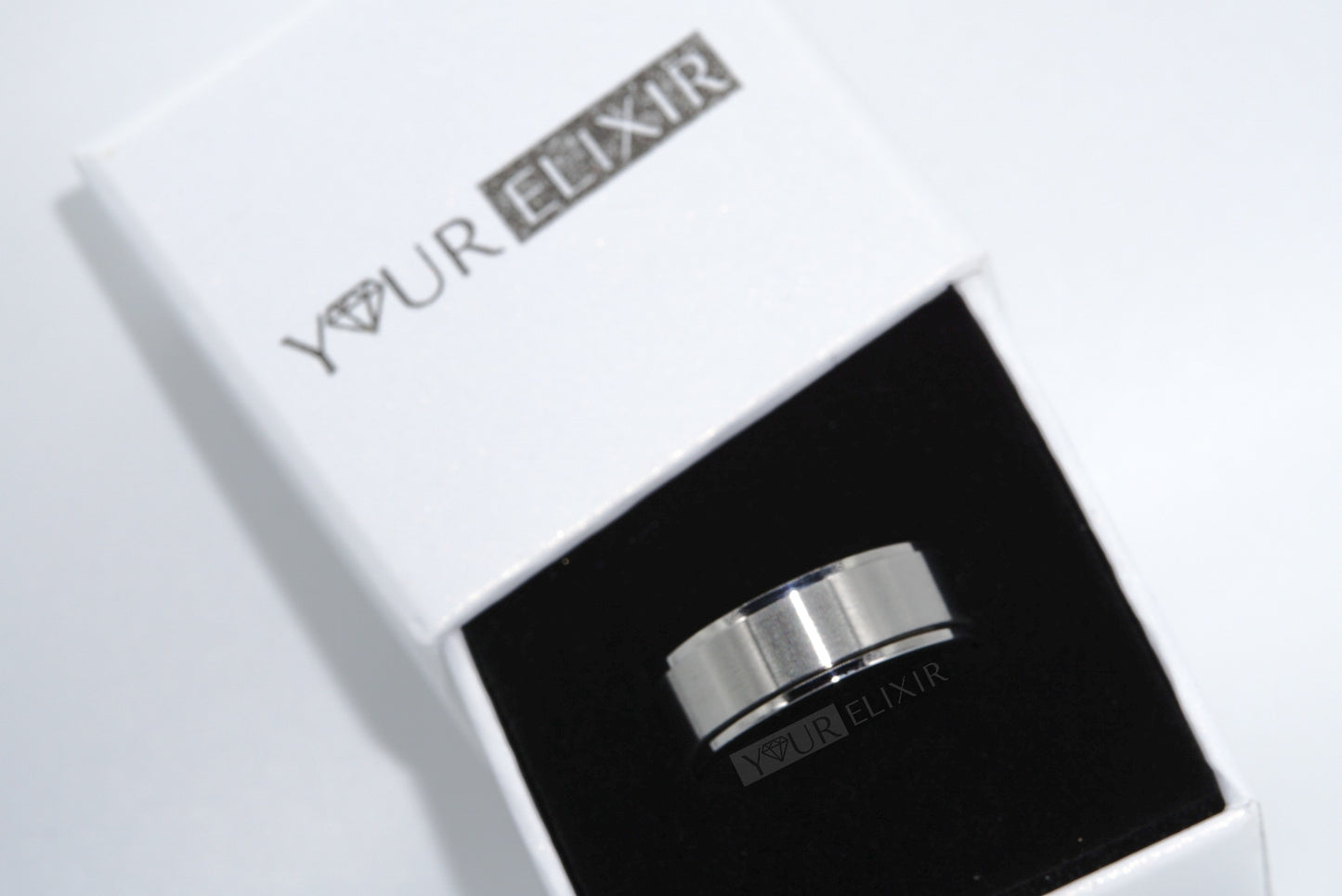 Anillo de acero inoxidable y plata para hombre.