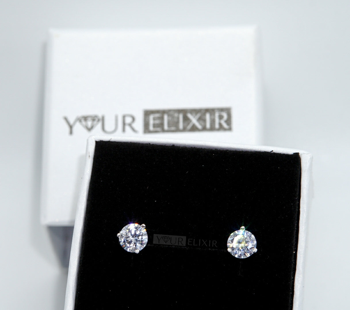 Circonita de corte redondo en plata de ley (unisex)
