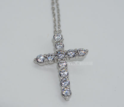 Collar con cruz de circonitas