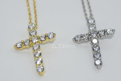 Collar con cruz de circonitas