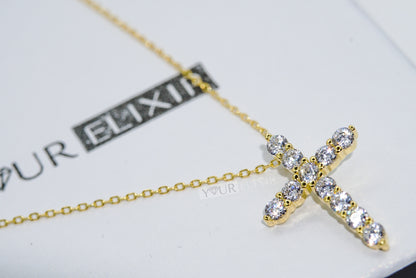 Collar con cruz de circonitas