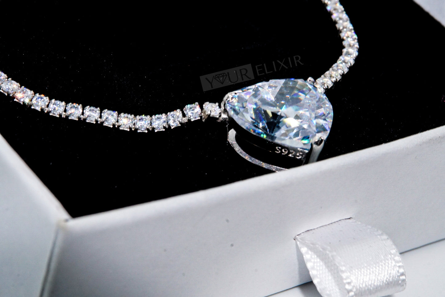 Collar de corazón de lujo en plata de ley