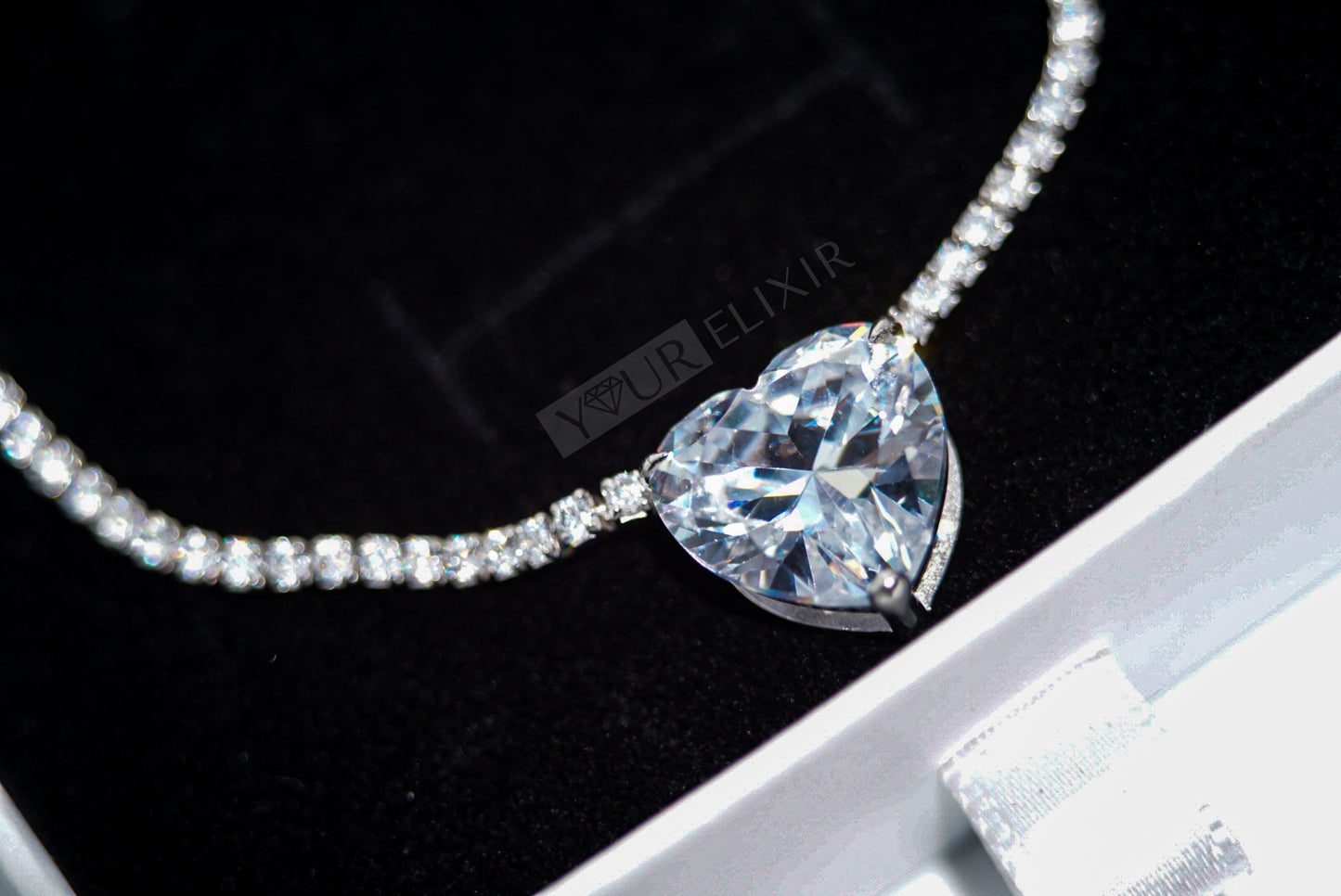 Collar de corazón de lujo en plata de ley