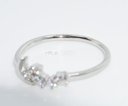 Anillo de media luna en plata de ley