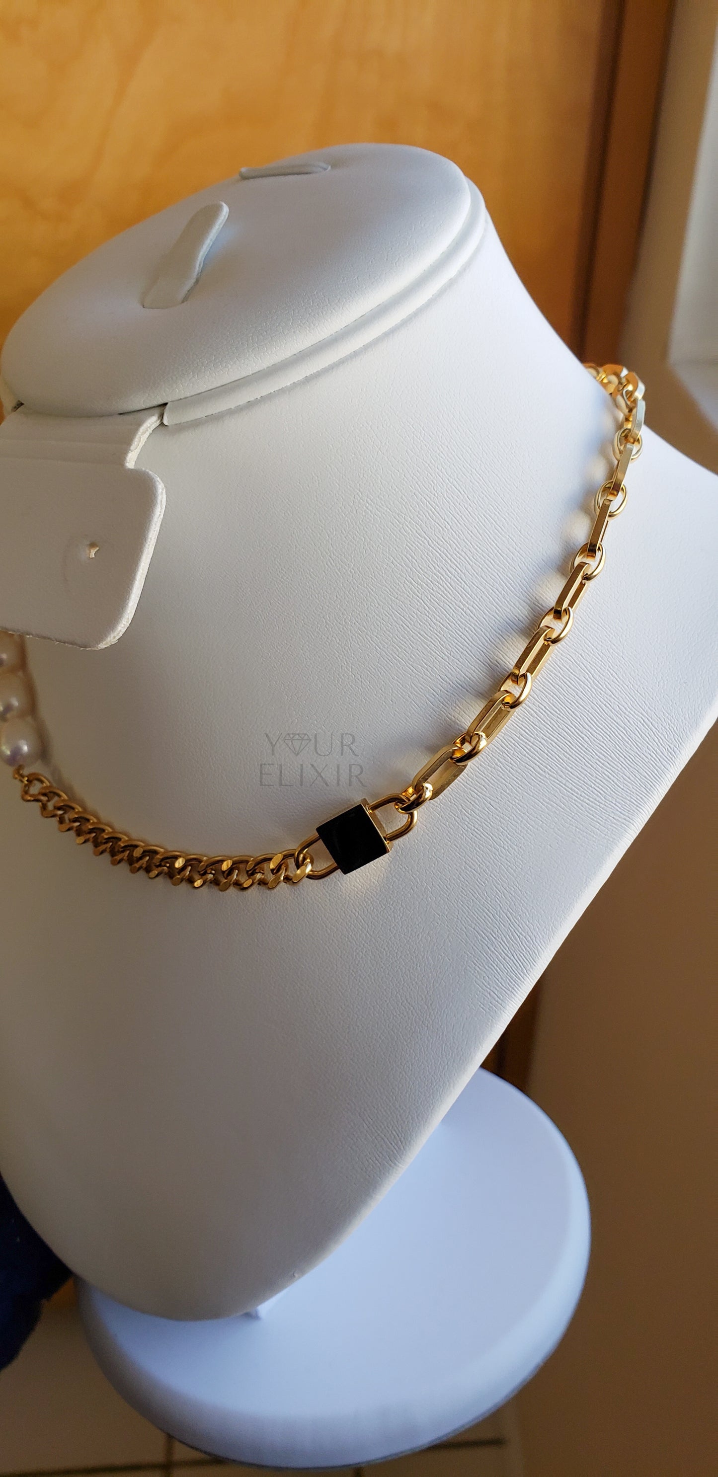 Collar elegante